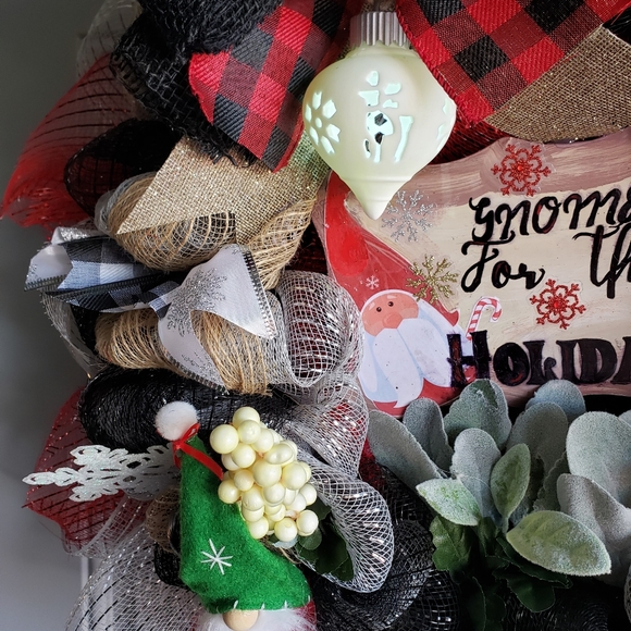 Christmas Wreath Gnome for the Holidays - Picture 12 of 15